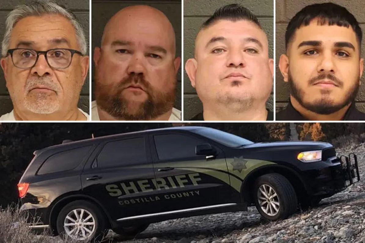 Portreti četvorice muškaraca optuženih u slučaju povezanom sa šerifovom kancelarijom okruga Costilla, uz sliku službenog vozila.