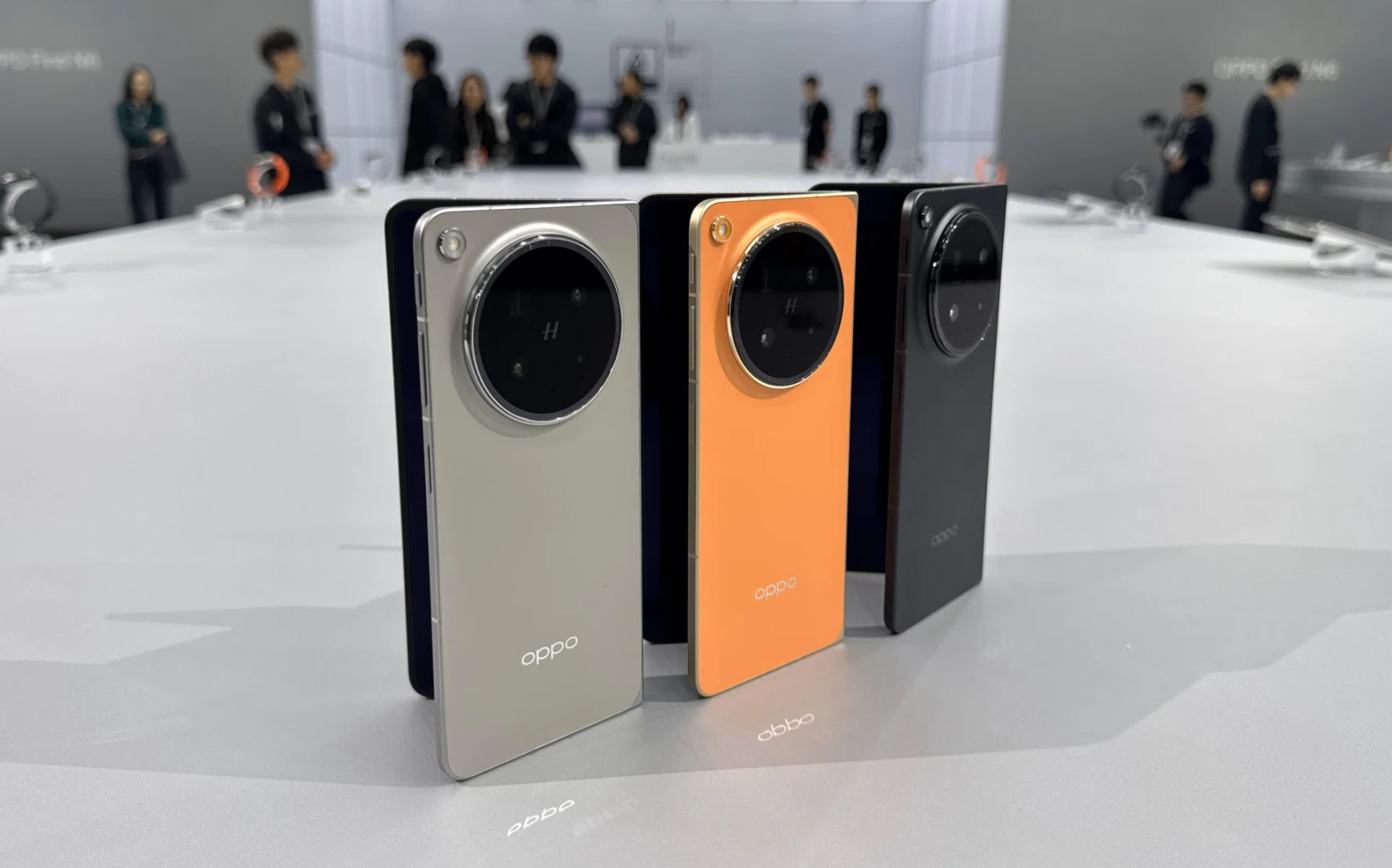 Oppo zadao nizak udarac Apple-u: Predstavljen prvi savitljivi telefon bez ijednog nabora