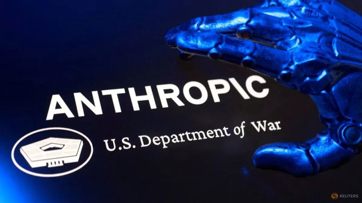 Plava robotska šaka iznad natpisa "ANTHROPIC" i "U.S. Department of War" sa Pentagonovim logom.