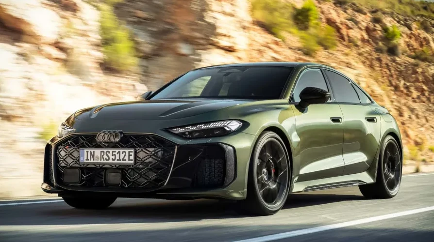 Audi RS 512E zelene boje u pokretu
