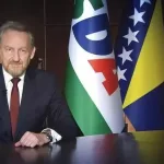 Izetbegović: SDA traži hapšenje Dodika, osuđuje blokade i upozorava na “pravni presedan” u slučaju Sebije