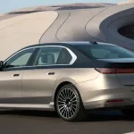 BMW predstavio najopsežniji redizajn Serije 7: Panoramic iDrive, veći domet i odustajanje od autonomije