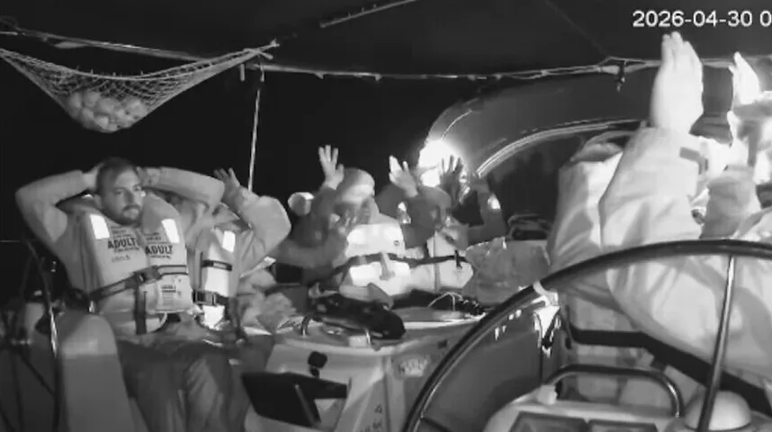 Brod sa djec'om u nevremenu