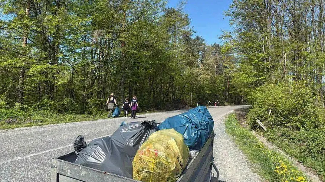 Gračanica i Gradačac u borbi za čistu okolinu: Preko 600 vreća otpada prikupljeno u masovnoj ekološkoj akciji