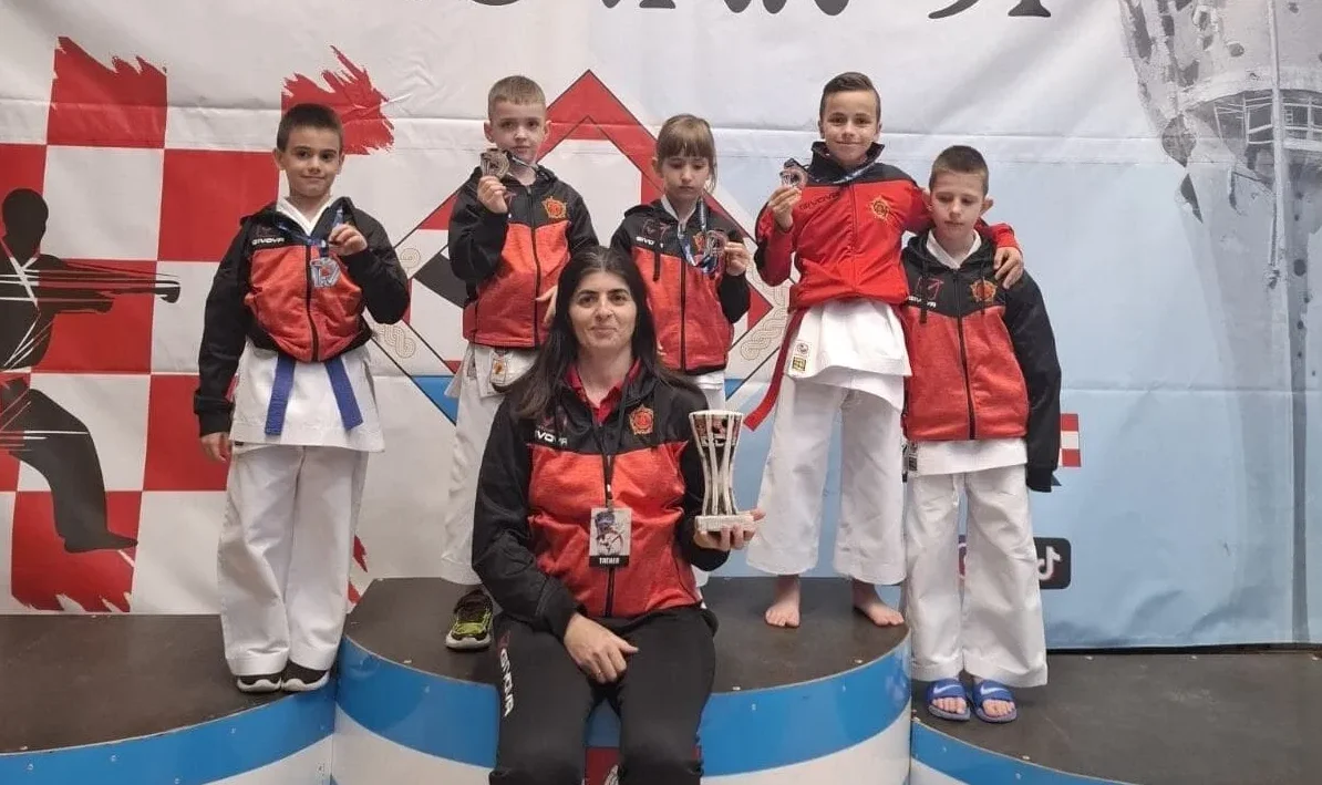 Karate klub Sloboda zasijao u Vukovaru: Četiri medalje za Tuzlu na prestižnom turniru