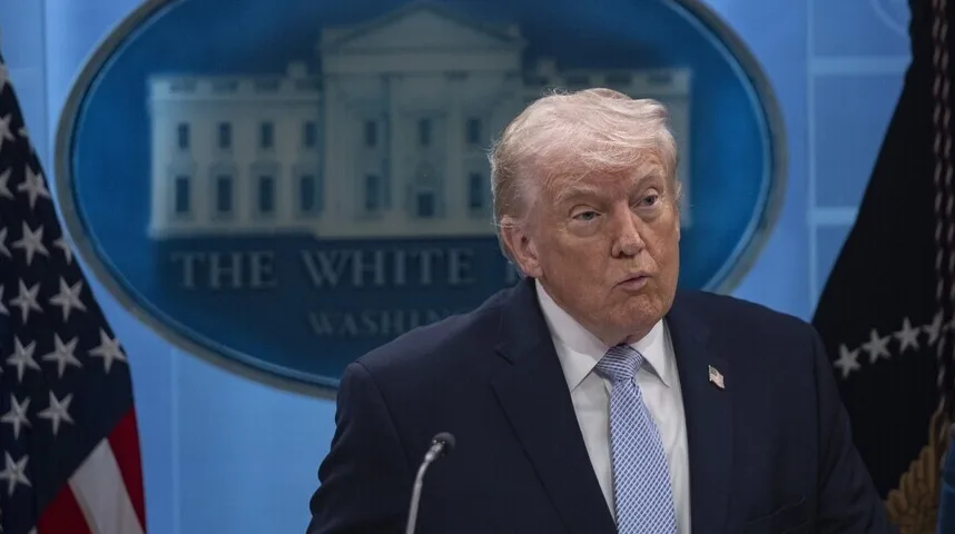 Donald Trump drži govor u Bijeloj kući