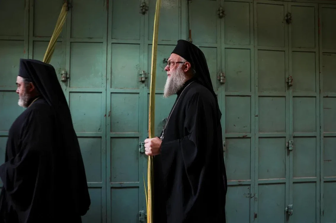 Rat i ograničenja u Jerusalimu: Uskrs u Svetom grobu obilježen tišinom i policijskim blokadama