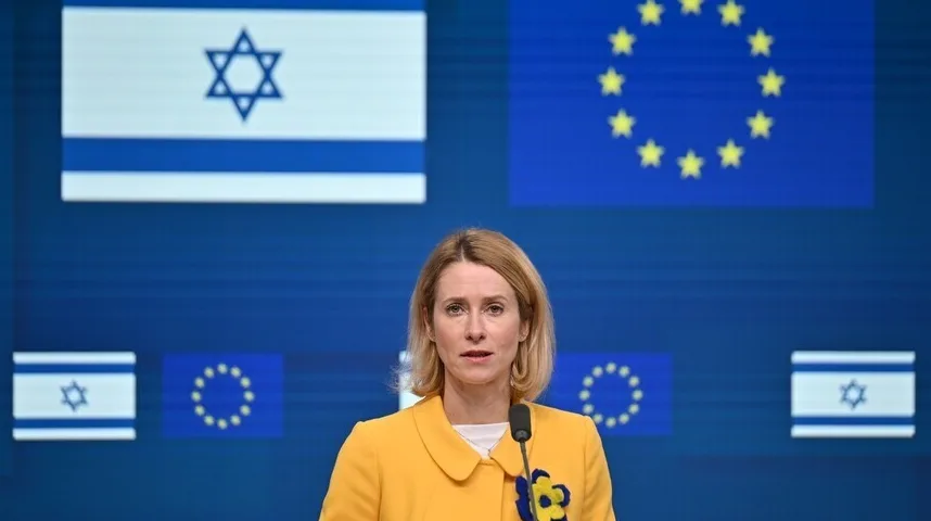 Premijerka Estonije Kaja Kallas ispred zastave Izraela i Evropske unije