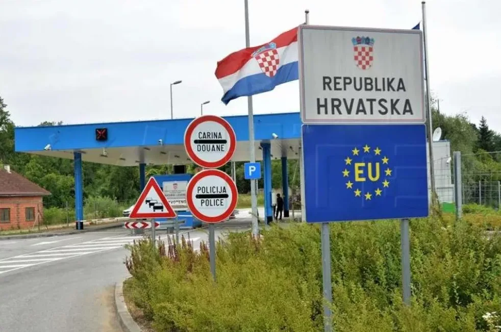 Putokazi na graničnom prelazu Republike Hrvatske sa Evropskom unijom