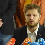 Čengić kupio olovku od 650 KM: “Kupujem sam sebi, ne mogu putovati kroz vrijeme”