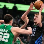 Dallas Mavericksi savladali Lakerse u drami: Cooper Flagg sjajem omogućio Denveru treće mjesto na Zapadu