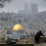 Izraelski okupatori upali u Al-Aksu, tenzije rastu