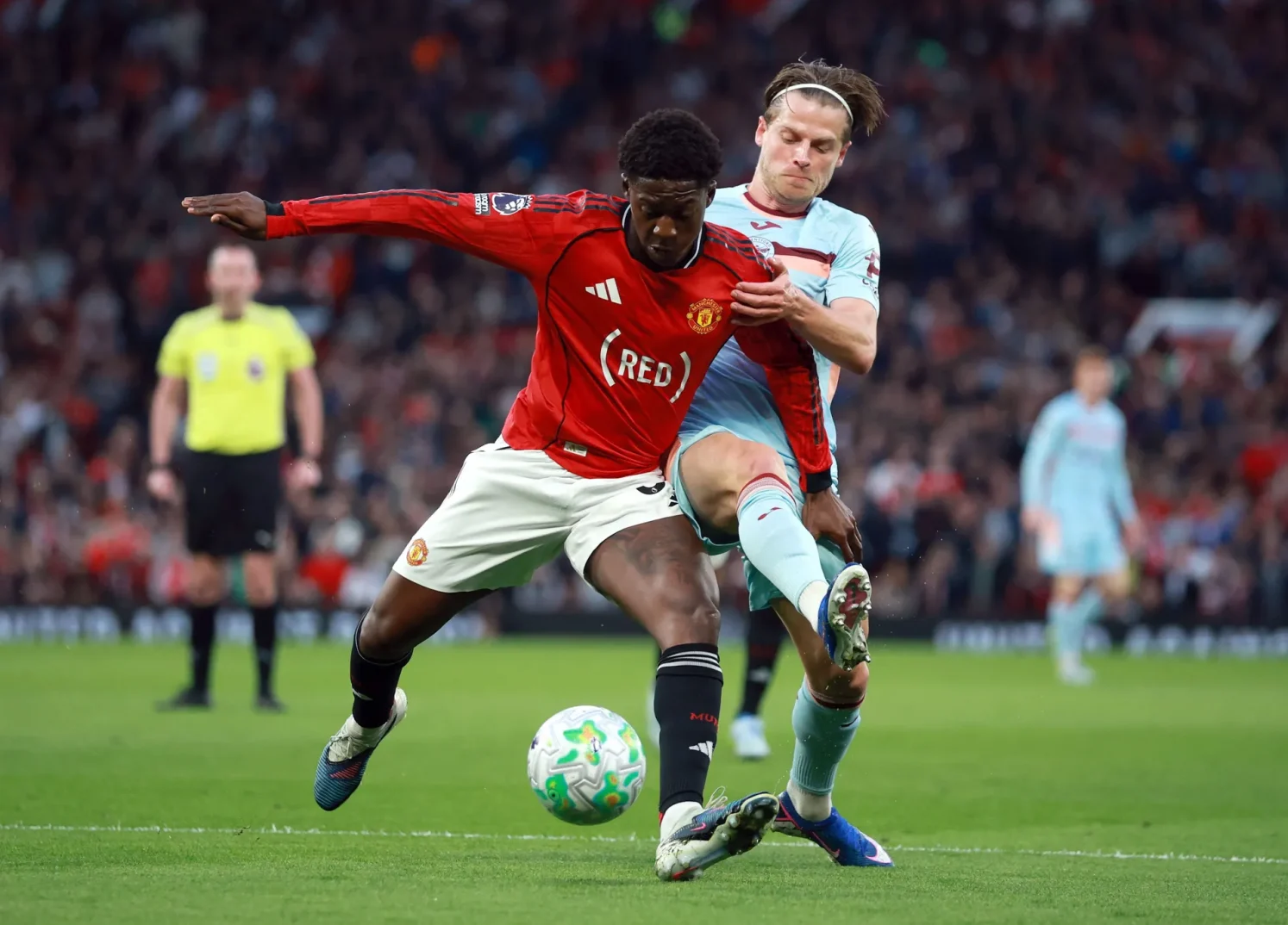 Mainoo ostaje na Old Traffordu: Potpisao dugoročni ugovor do 2031.