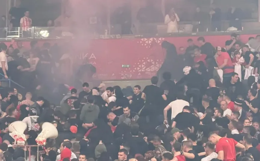 Haos u Areni pred vječiti derbi: Tuča navijača, kaiševi i baklje zaustavili pripreme za meč