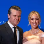 Haljina od 12 eura supruge američkog ministra obrane izazvala buru na društvenim mrežama