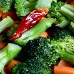 Ovo povrće mnogi jedu sirovo, a pravi haos u stomaku