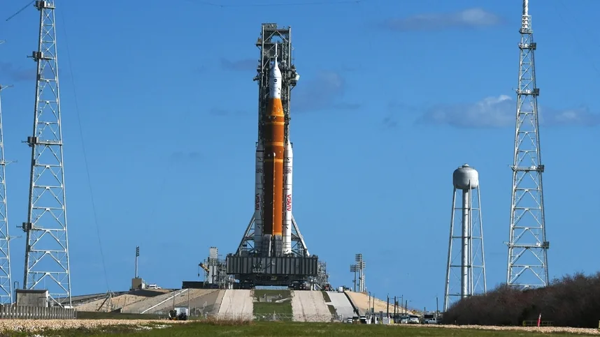 Raketa Artemis spremna za lansiranje na svemirskom centru Kennedy