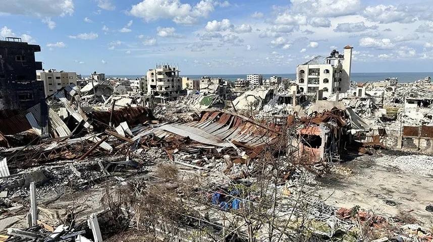 Prizor razorenih zgrada i infrastrukture u Gazi