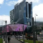 Sarajevo u haosu: Lažne bombeške prijetnje evakuisale tržne centre i škole, policija još uvijek na terenu