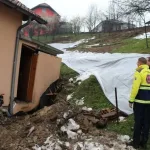 Hitna sjednica u Kalesiji: Porodica Hasanović se iseljava zbog aktiviranog klizišta, ugrožena i pumpna stanica