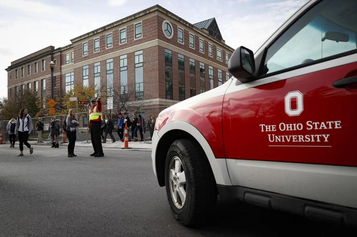 Tinejdžer optužen za ubistvo: 15-godišnjak izbo nožem 19-godišnjaka na terenu Univerziteta Ohio State