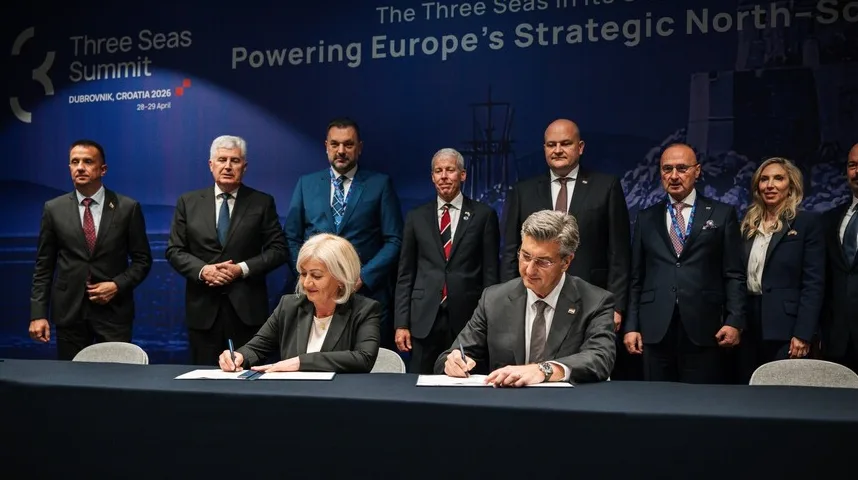Političari potpisuju sporazum na samitu "Tri mora" u Dubrovniku, Hrvatska 2026.