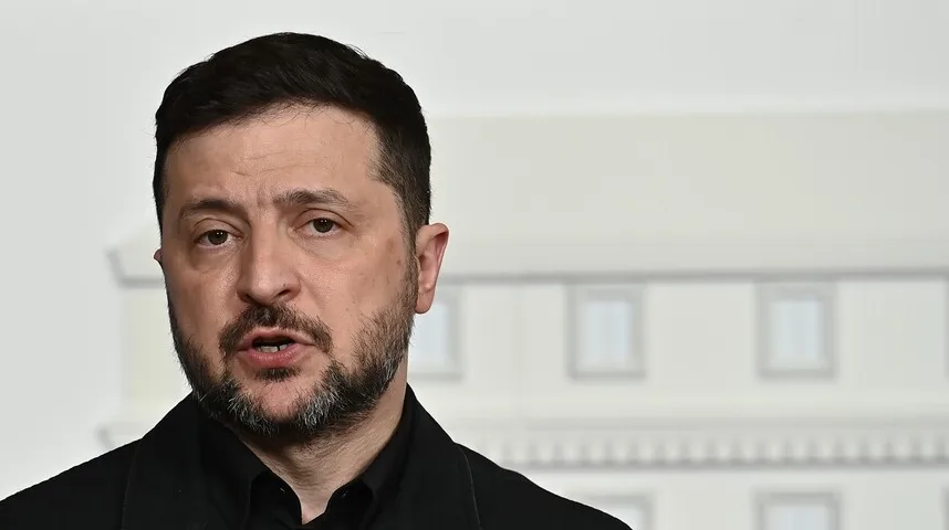 Portret Volodimira Zelenskog u crnoj košulji