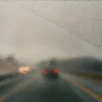 Tajna crnih tačkica na vjetrobranskom staklu: Zašto ih proizvođači stavljaju i kako štite vaš automobil