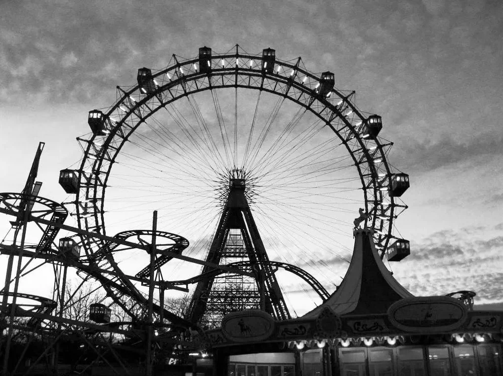 Drama u bečkom Prateru: Vagon rolerkostera iskočio iz šina, pet osoba povrijeđeno