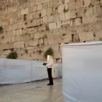 Izrael popušta: Do 100 vjernika dopušteno na Zidu plača usprkos ratnim restrikcijama