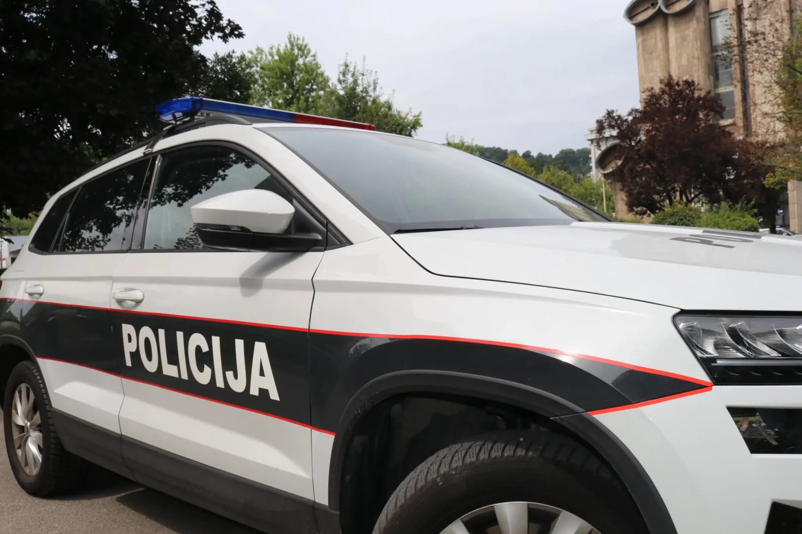 Policajac uhapšen zbog zloupotrebe položaja u Tuzlanskom kantonu Policajac uhapšen zbog zloupotrebe položaja u Tuzlanskom kantonu