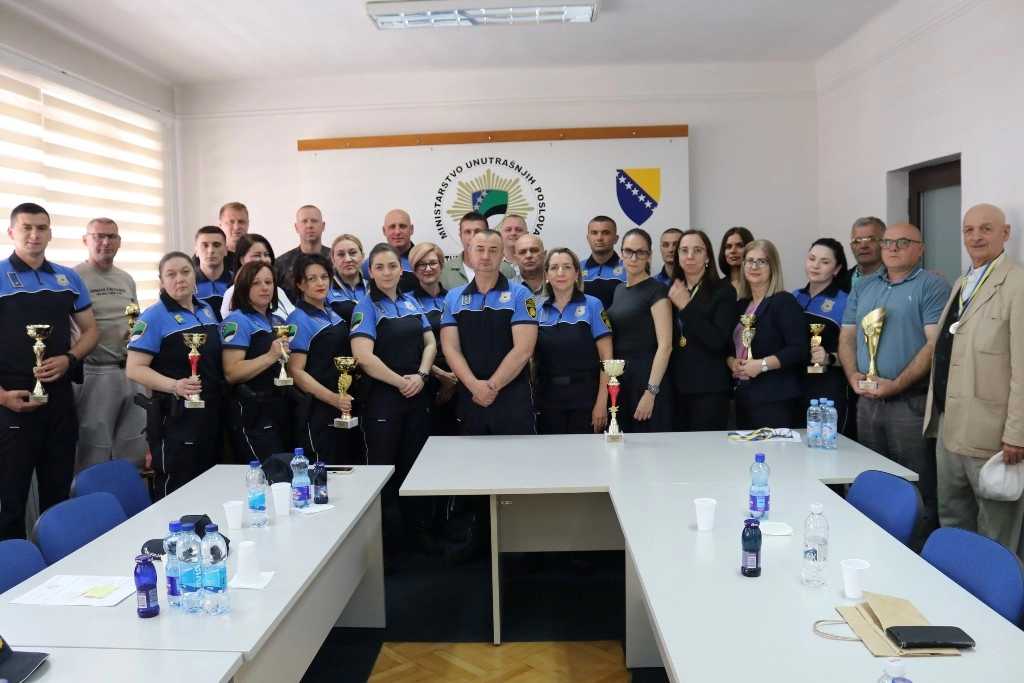 Takmičarski duh u MUP-u TK: Sportski susreti i uručenje nagrada za Dan policije Takmičarski duh u MUP-u TK: Sportski susreti i uručenje nagrada za Dan policije