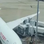 Incident u Šangaju: Avion okrznuo most, putnici bez povreda