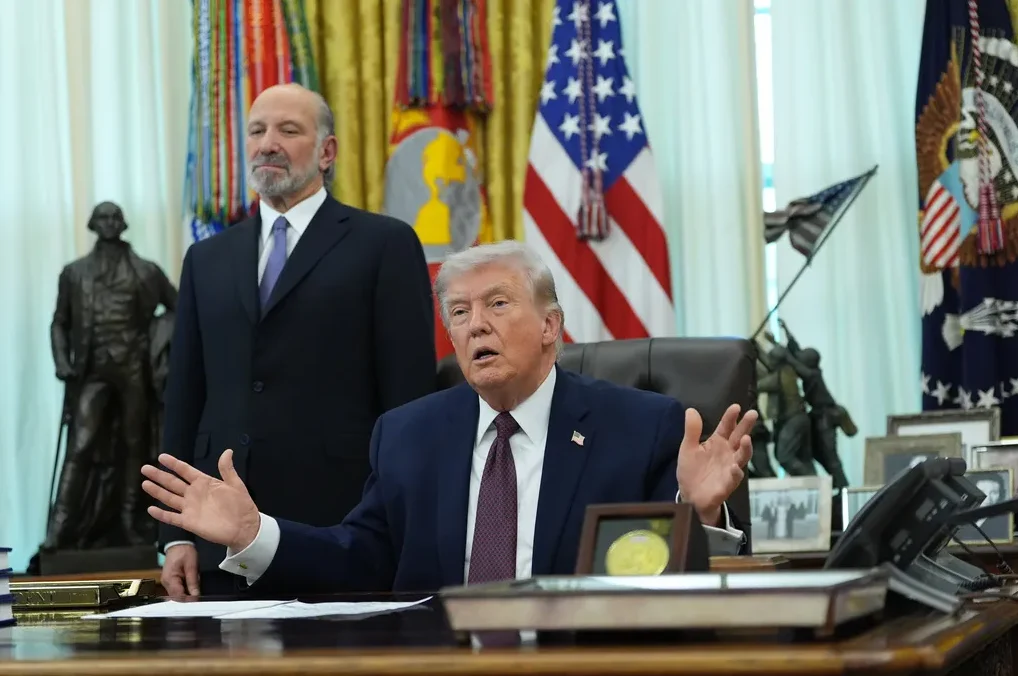 Donald Trump u Ovalnom uredu sa Mikeom Pompeom