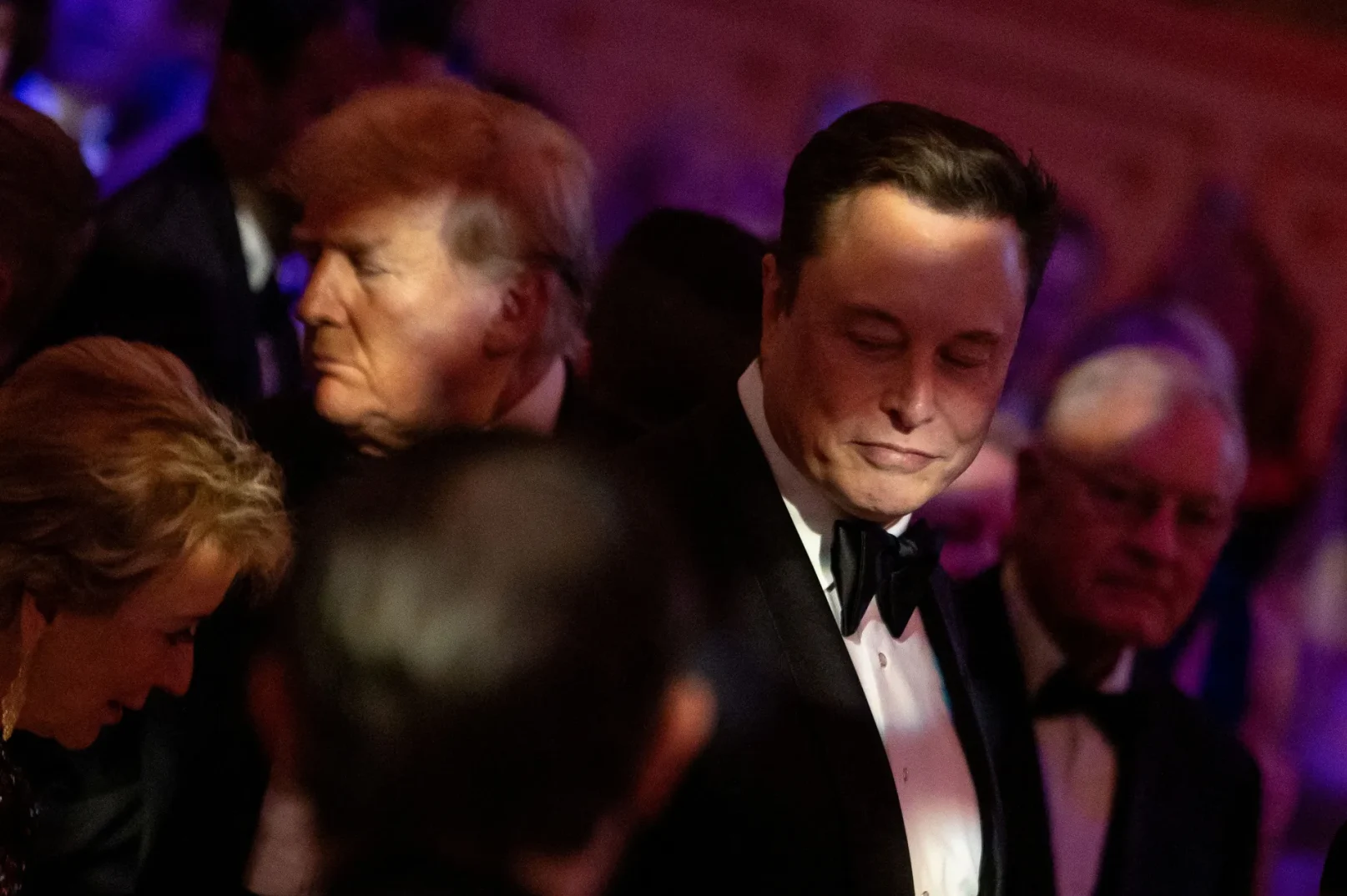 Elon Musk i Donald Trump u svečanim odijelima