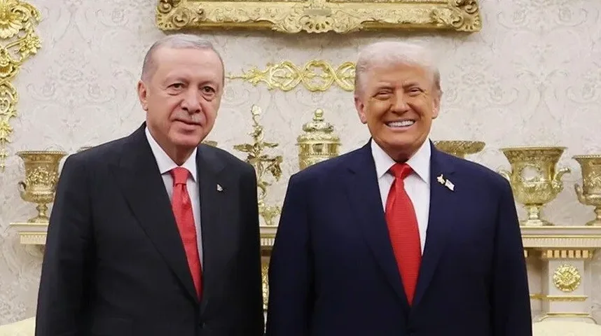 Recep Tayyip Erdogan i Donald Trump se rukuju