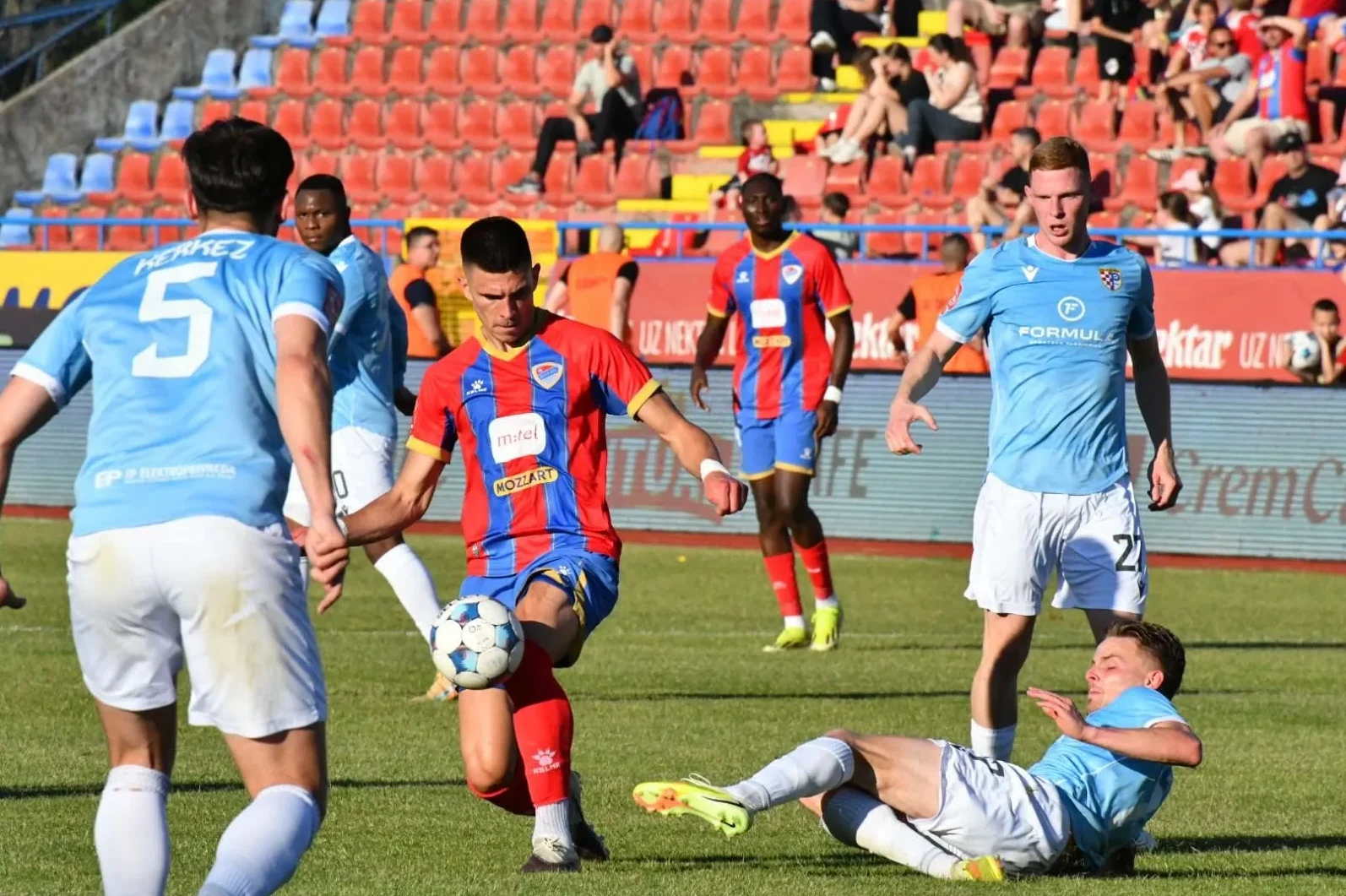 Fudbaleri FK Borac Banja Luka u akciji na stadionu