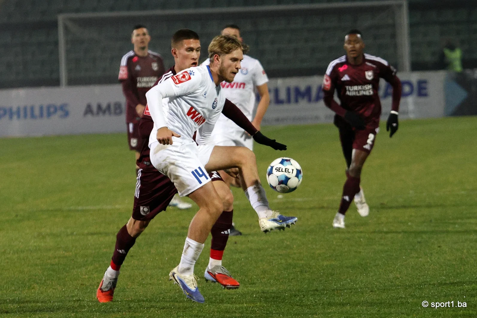 Velež na korak od Evrope, Sloga na rubu ponora