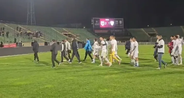Fudbaleri BH timova napuštaju teren nakon utakmice