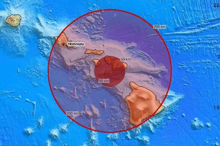 Mapa Havajskih ostrva sa naznačenim epicentrom zemljotresa i radijusom
