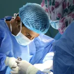Plava i zelena nisu slučajne: Zašto hirurzi ne nose bijele mantile