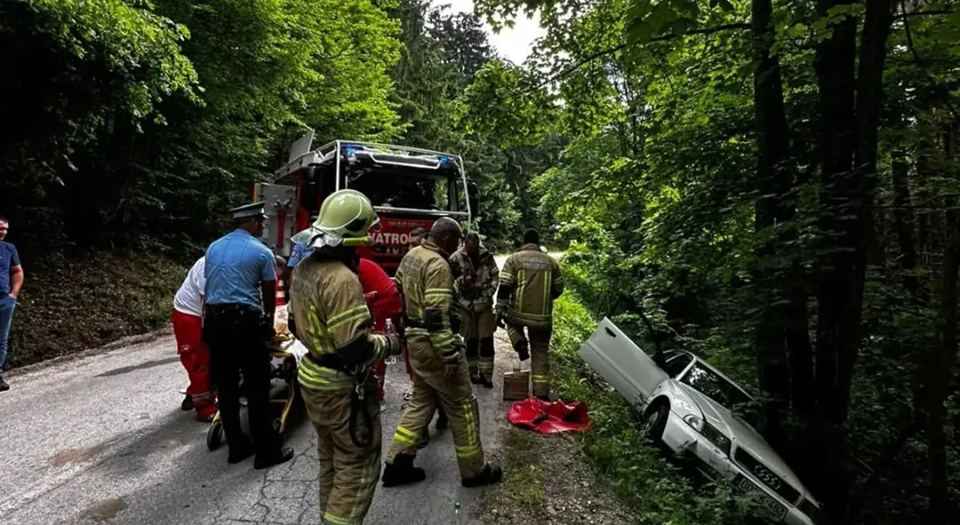 Policija i vatrogasci na terenu: Teška nesreća na Kozari