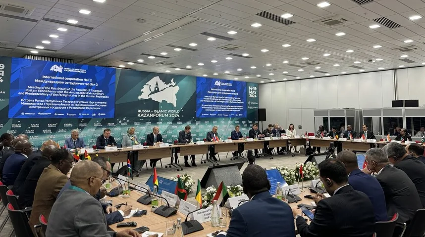Sastanak šefa Republike Tatarstan Rustama Minnikhanova sa ambasadorima akreditovanim u Ruskoj Federaciji na "Russia - Islamic World: KazanForum 2024"