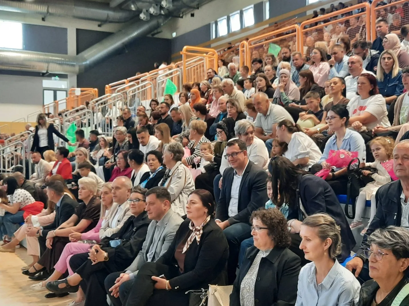 Mališani iz „Naše djece” oduševili Gračanicu: Večer ispunjena pjesmom i igrom