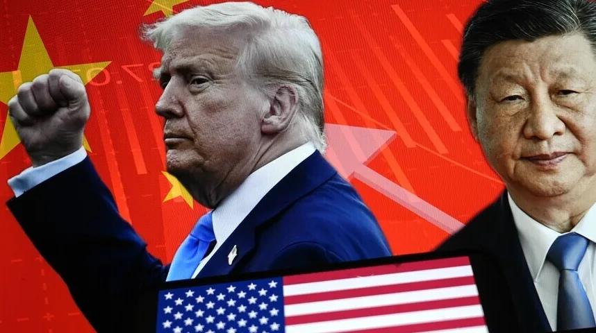 Donald Trump i Xi Jinping ispred kineske zastave i američke zastave