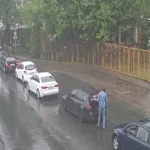 Kiša usporava saobraćaj u BiH: Duge kolone na graničnim prelazima, vozači oprezni