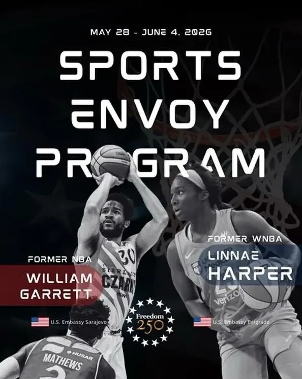 William Garrett (bivši NBA igrač) i Linnae Harper (bivša WNBA igračica) na plakatu "Sports Envoy Program"