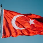 Kosovo: Uslovna kazna za skrnavljenje turske zastave i nedozvoljeno oružje
