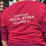 “Hod za Narcise” u Orašju: Snažna poruka solidarnosti sa ženama oboljelim od karcinoma dojke