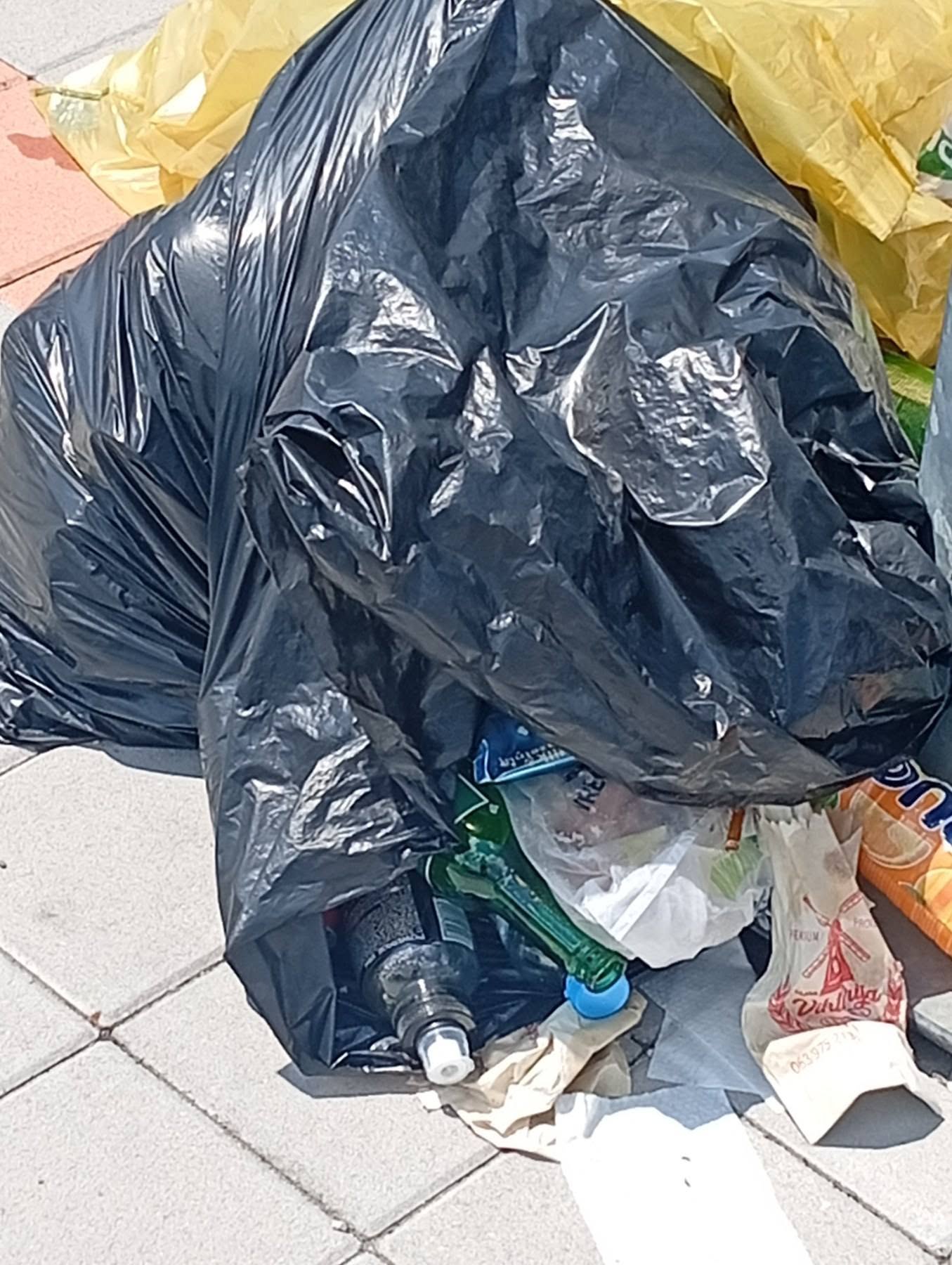 Akcija čišćenja kod Bazena u Gračanici: Uklonjeno višemjesečno smeće Akcija čišćenja kod Bazena u Gračanici: Uklonjeno višemjesečno smeće